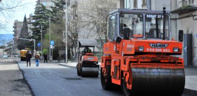 აგლაძის ქუჩაზე გზის კაპიტალური რეაბილიტაცია მიმდინარეობს